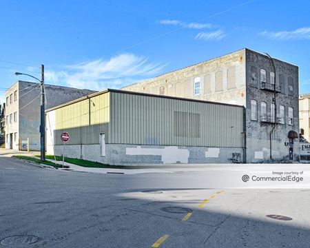 Photo of commercial space at 913 West Bruce Street in Milwaukee