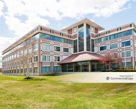 Wakefield Office Park - 100 Quannapowitt Pkwy