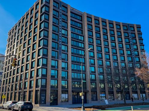 15,370 SF | 1 Park Point | Double Height Retail/Education Space