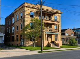 212 Court Street