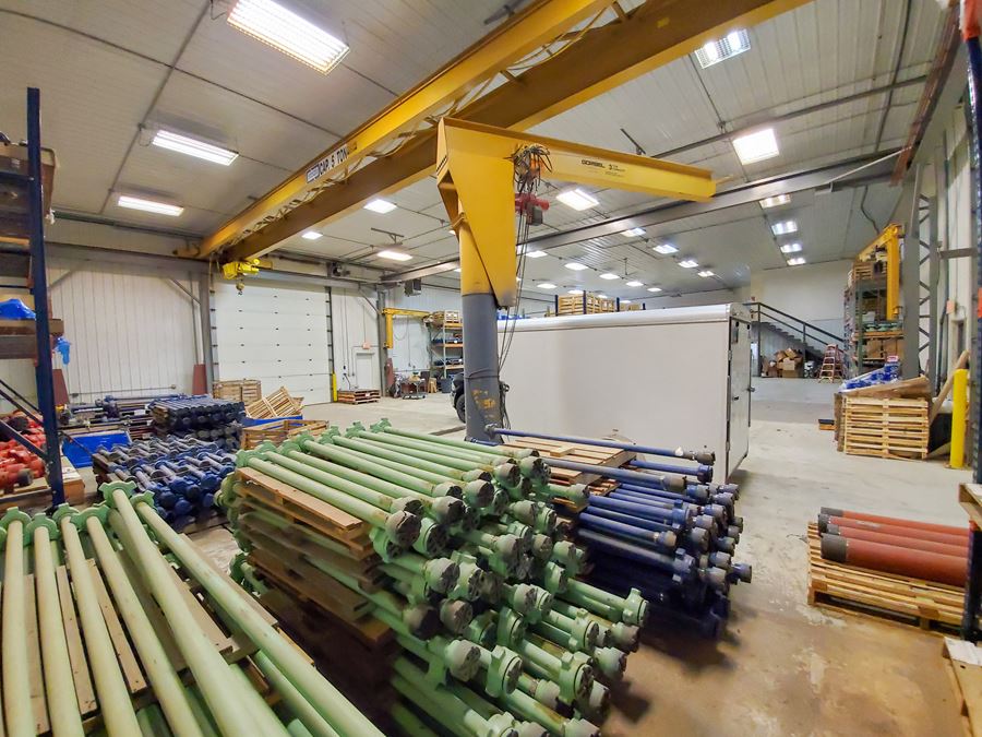 ±8,792 SF Industrial Shop | ±4.83 Acre Fenced Yard