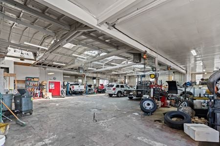±13,500 SF Auto Repair Building For Sale in Taft, CA - Taft