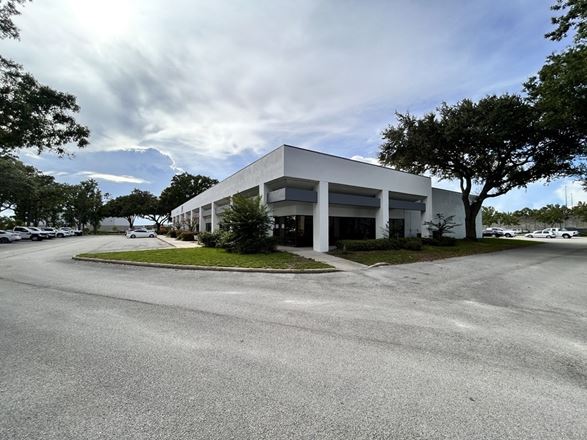 2525 Drane Field Road