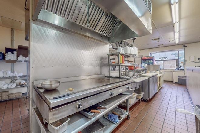 TURNKEY RESTAURANT INVESTMENT IN NORTHEAST HEIGHTS