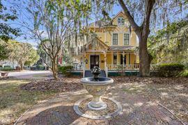 205 SE 7th Street - Historic Bed & Breakfast Inn Portfolio