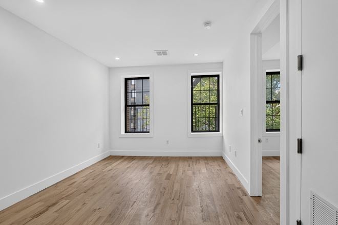22 Patchen Ave