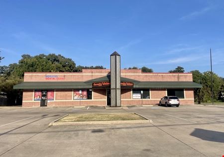 Retail space for Rent at 1400 N. Center St. in Bonham