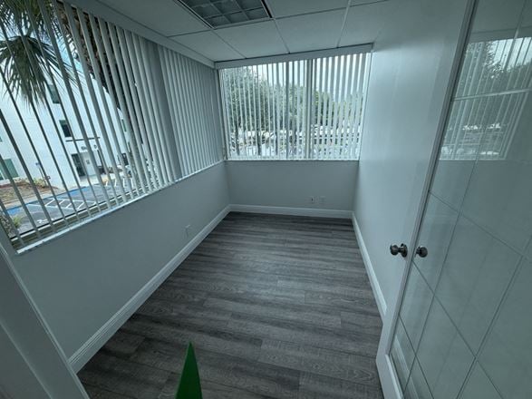 1108 SF Suite 302D PROFESSIONAL & MEDICAL OFFICE SPACE FOR LEASE