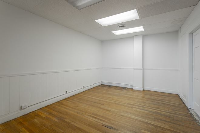 600 Georgia Ave Suite 8