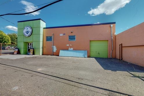 5913 - 5915 Central Ave NE