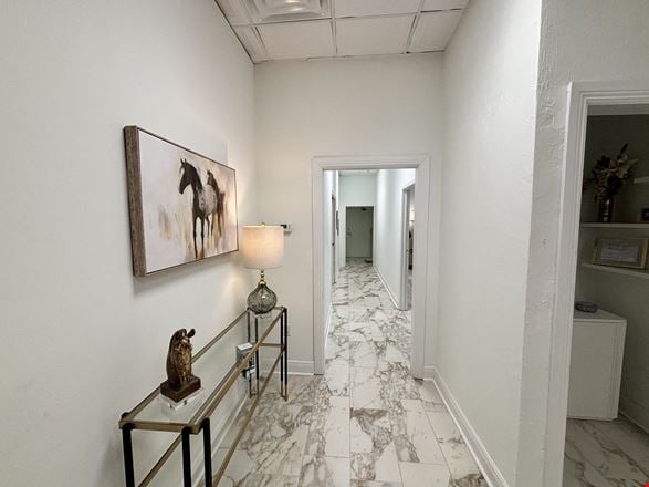 916 SF of Executive Office Space