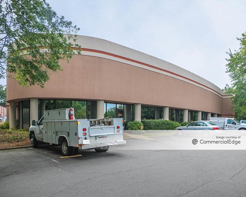 Roberts Business Center 2100 Barret Park Dr, 1680 Roberts Blvd & 1590 N Roberts Rd Building