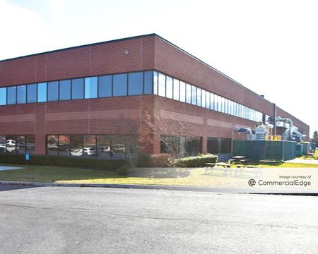 550 South Research Place - Central Islip