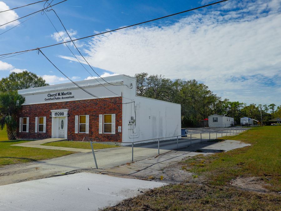 Lake Wales 1960 SQFT Office Building with Additional Residential Income