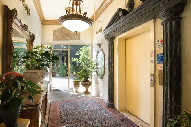 2801 Camino Del Rio South