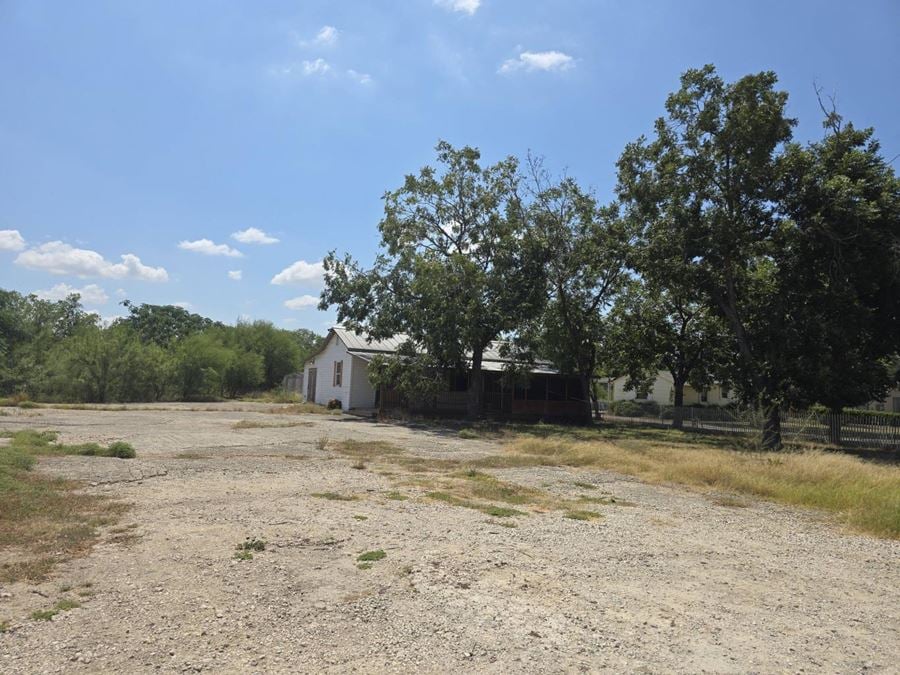 Gruene Road NB - Commerical Property