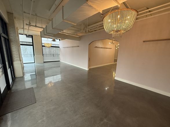 Broadway Park Lofts Retail