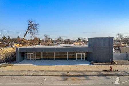 Photo of commercial space at 550 E Northwest Hwy in Des Plaines