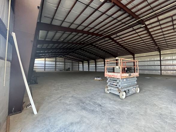 17.8k SF Warehouse & Outdoor Storage
