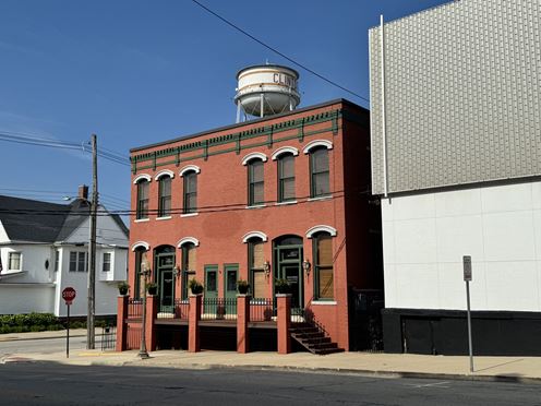 121-127 S Center St