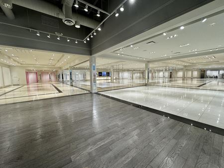 1005     Space Photo Gallery 3