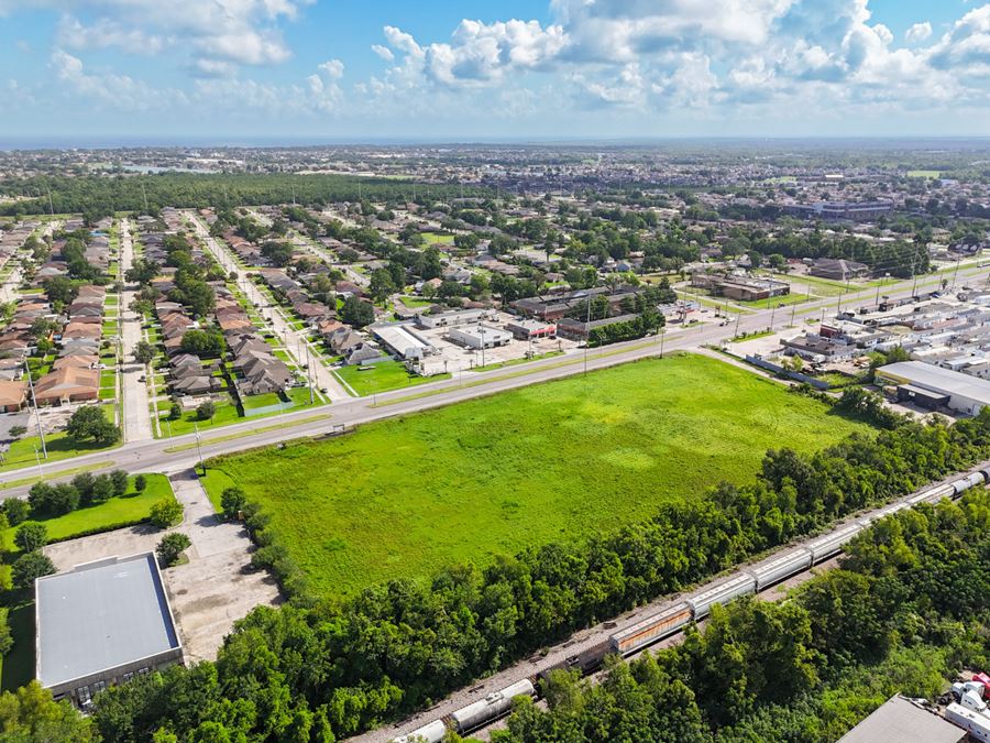 ±6.77-Acre Development Site with ±700 FT Frontage