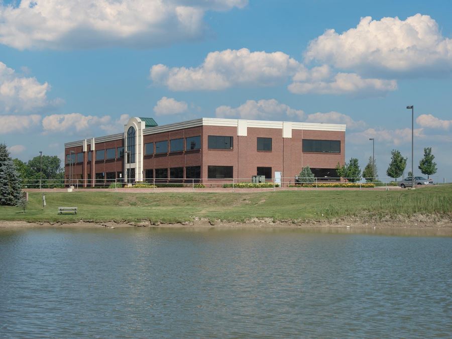 Lakeside Circle I