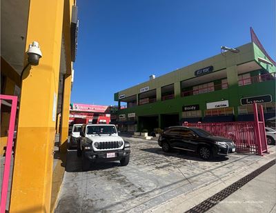 1100 S San Pedro St