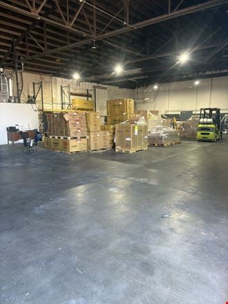 DOWNTOWN WICHITA SHOWROOM/WAREHOUSE