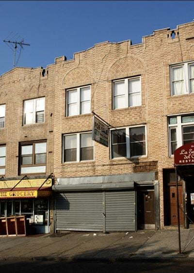 950 Nostrand Ave
