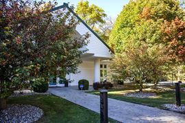 1687 Woodlands Drive