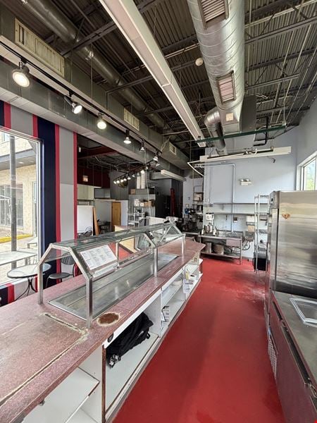Retail space for Rent at 2010 North Damen Avenue in Chicago