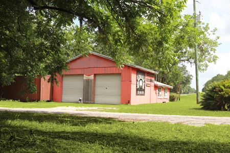 Retail space for Sale at 7220 NE Us Highway 301 in Hawthorne