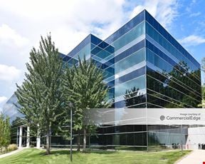12 Corporate Woods