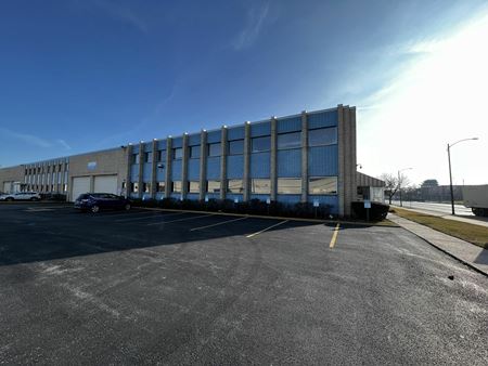 Commercial space for Rent at 2701 Western Avenue in Chicago