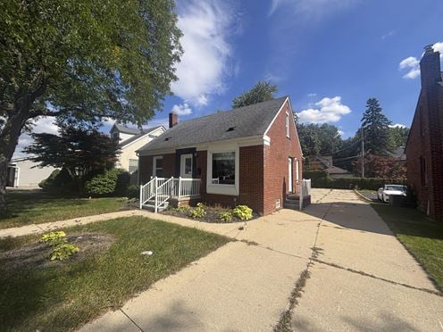 1013 S Main St