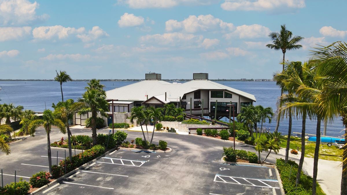 Downtown Freestanding Waterfront Restaurant