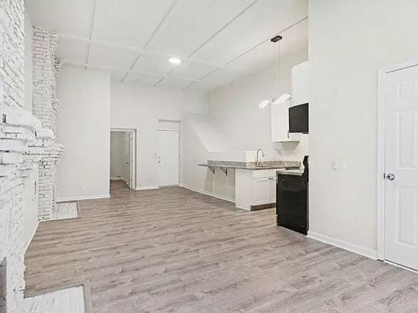 117 W Saratoga