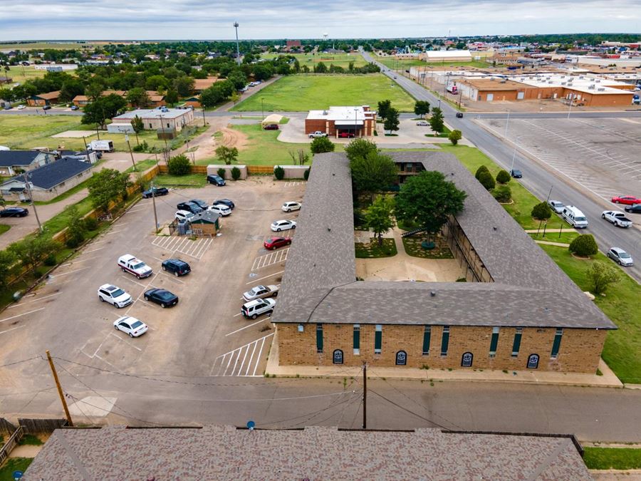 Courtyard Apartments