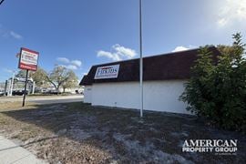 +/- 2580 SF Stand Alone with Enormous Exposure