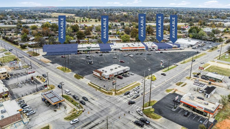 Del Crest Shopping Center