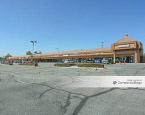 Hometown Square Shopping Center