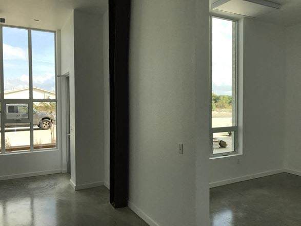 1019 South Heatherwilde Blvd 1/2 Off First Months Rent