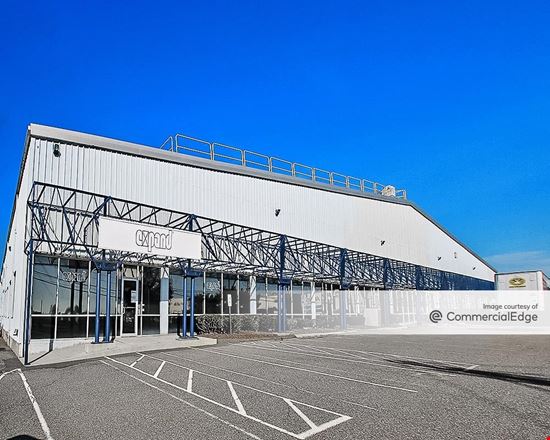 Industrial space for Rent at 400 Long Beach Blvd in Stratford