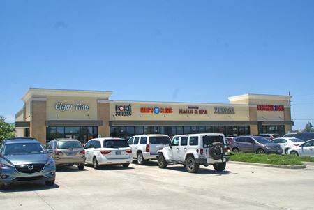 Discovery Bay Shopping Center - Pearland