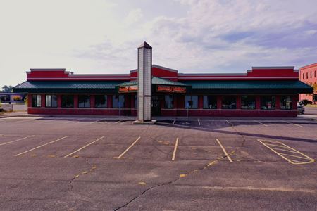 Photo of commercial space at 108 1st Ave. NE in Hutchinson