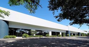 Polo Commerce Center