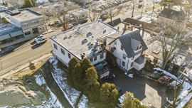 232 E Putnam Ave