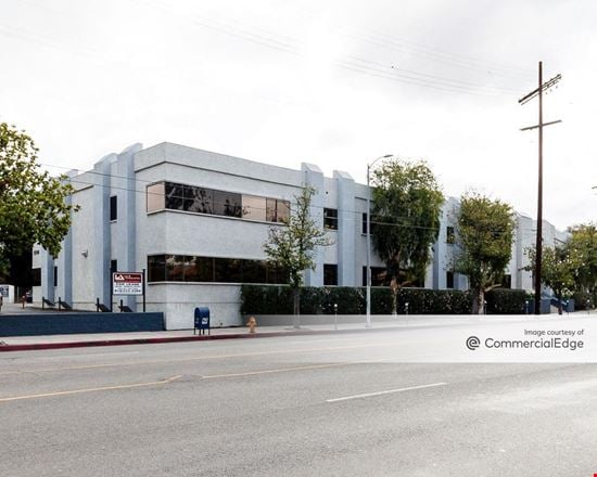 Tarzana Professional Center