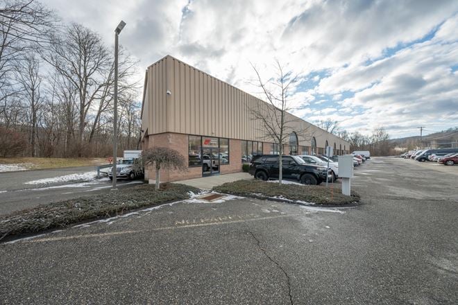 1087 Federal Rd Ste 5